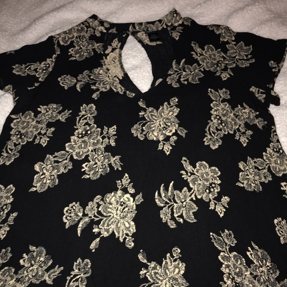 Black torrid top with chocker - Picture 1 of 4